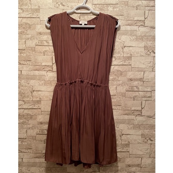 Wilfred Dresses & Skirts - Wilfred Almeida Pleated Dress